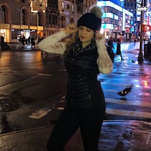 Meet your Posher, Alisa